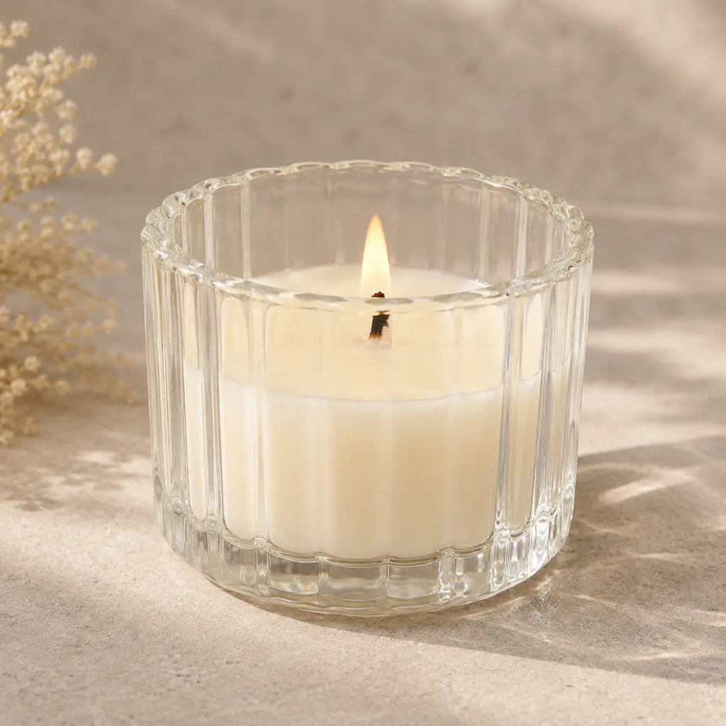 Frasco / vaso de vidrio ondulado para velas (50g de cera)